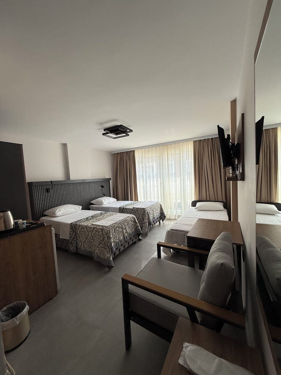 Premium Triple Room | Hypo-allergenic bedding, Tempur-Pedic beds, free WiFi, bed sheets