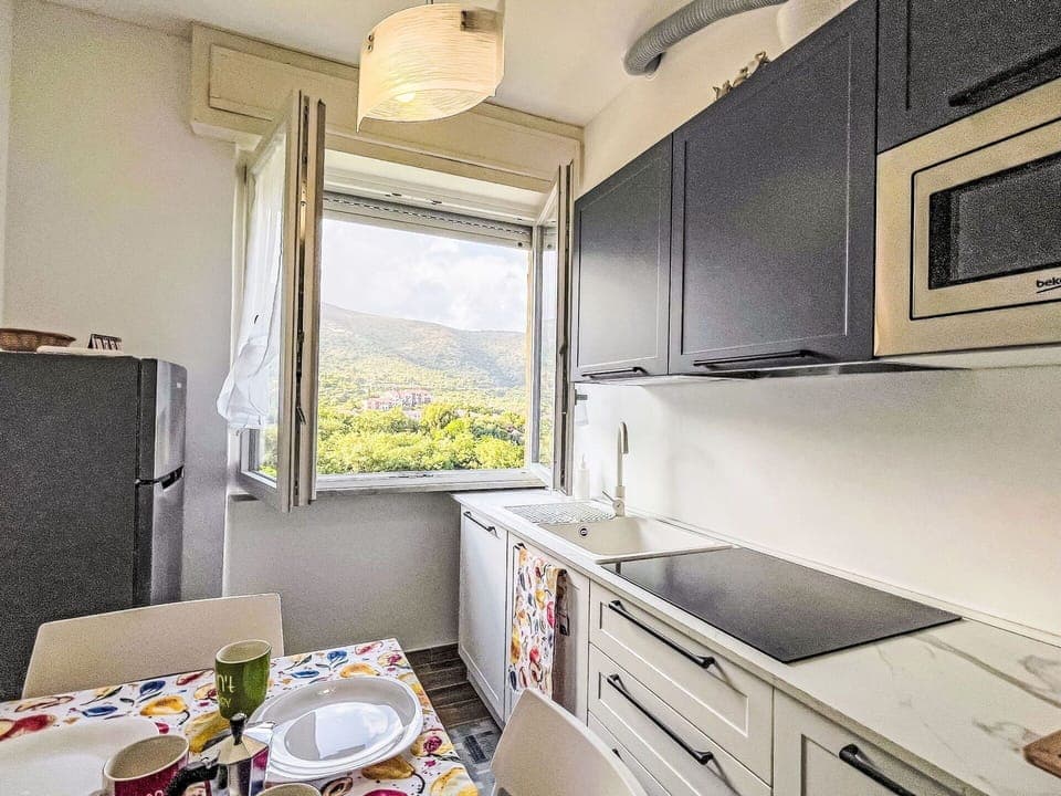 Furniture, Flooring, Interior Design, Wood, Kitchen & Dining Room Table, Floor, Chair, Table, Dining Room, Ceiling