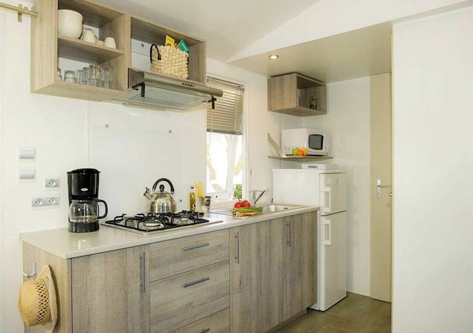 Comfort Mobile Home, 2 Bedrooms | Private kitchen