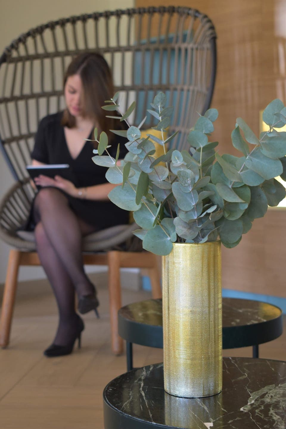 Cocktail bar, golf course views, open daily