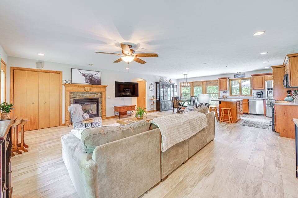 House (3 Bedrooms) | Interior