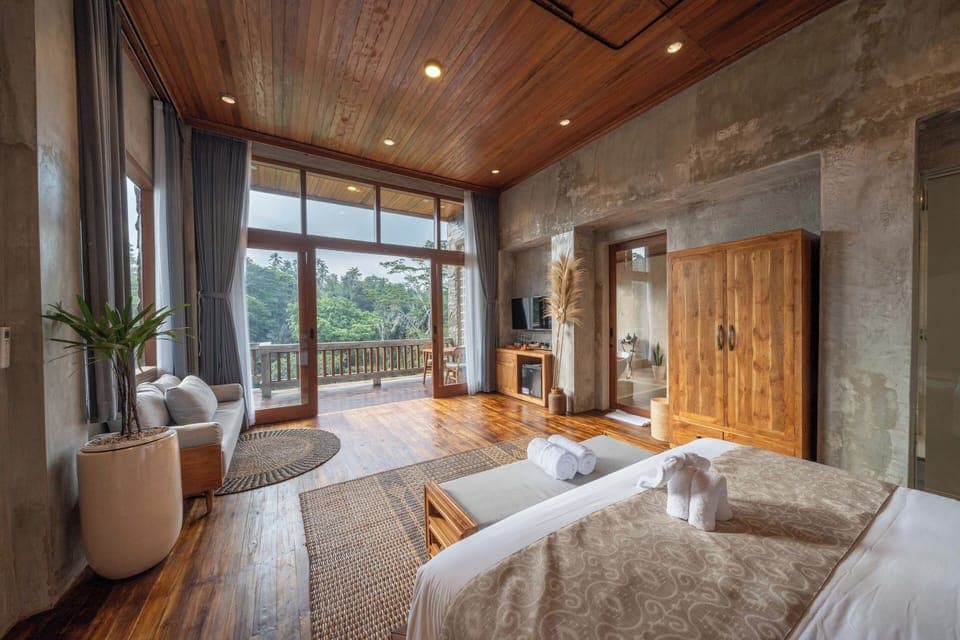 One Bedroom Suite Private Pool with Valley View | Desk, free WiFi, bed sheets