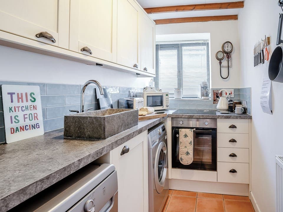 Kitchen | The Old cowsheds 5 -Llanilar - Gaer Cottages, Cribyn, Lampeter