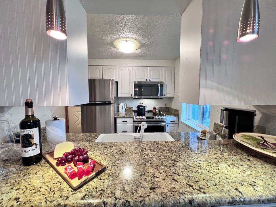 Kitchen and bar seating area