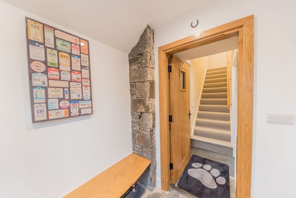 Cragg Cottage heated entrance porch