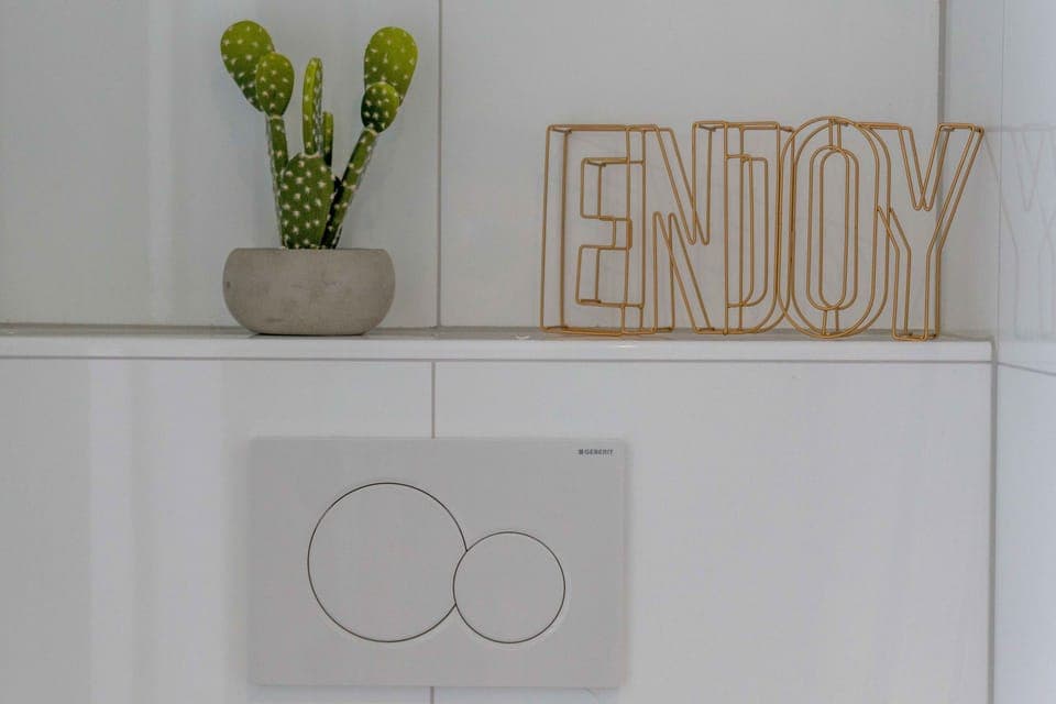 Comfort Twin Room | Cribs/infant beds, rollaway beds, free WiFi, bed sheets