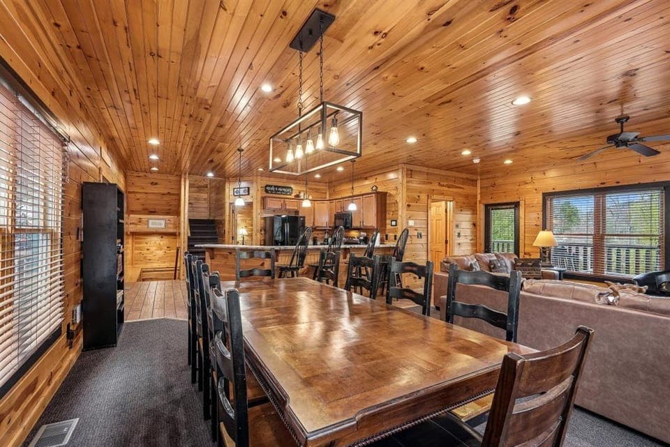 14-Dining Area