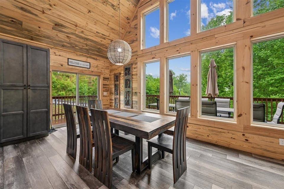 15-Dining Room