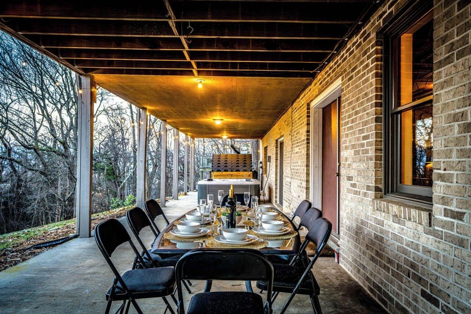 Outdoor dining