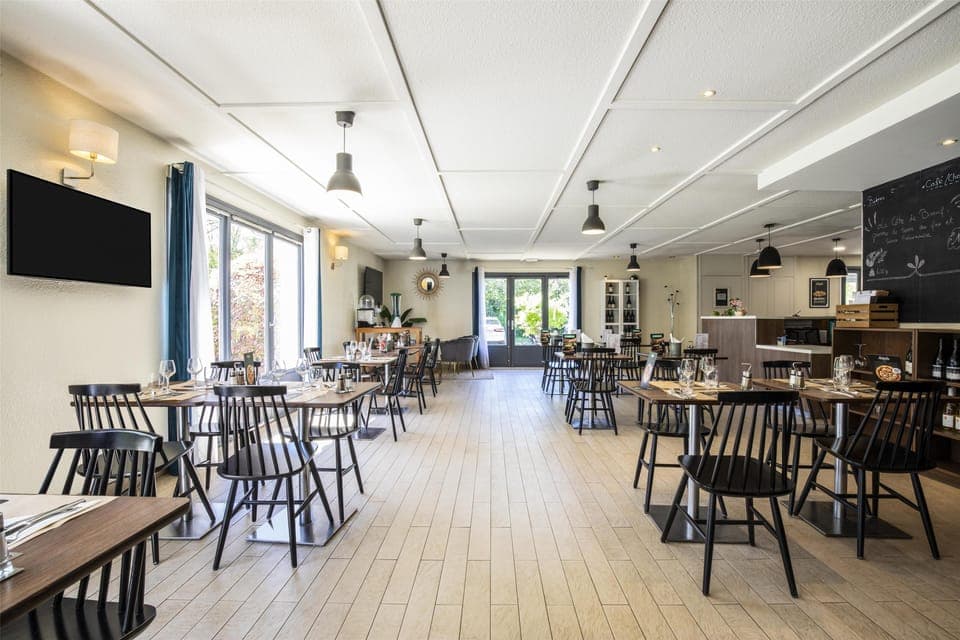 Breakfast served, French cuisine