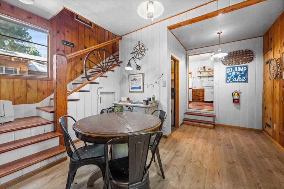 Dining Area - Dining Area