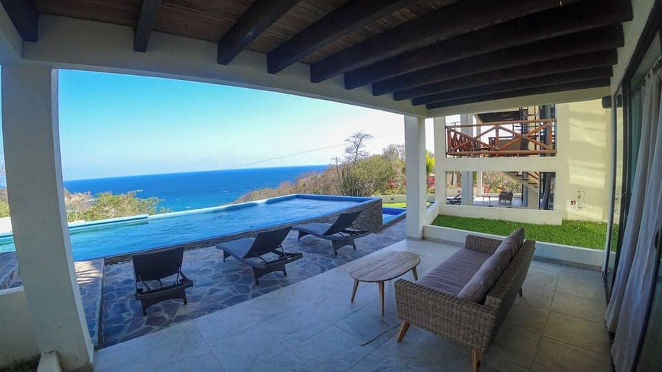 Basic Suite, Sea View | Living area