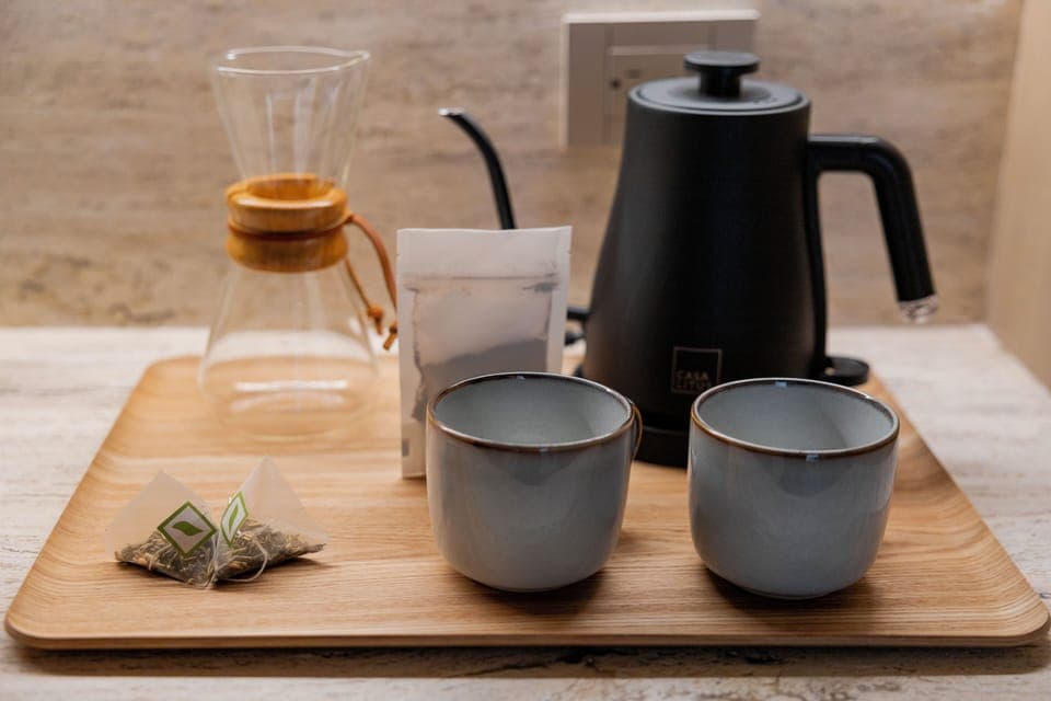 Exclusive Studio Suite, 1 King Bed | Coffee and/or coffee maker