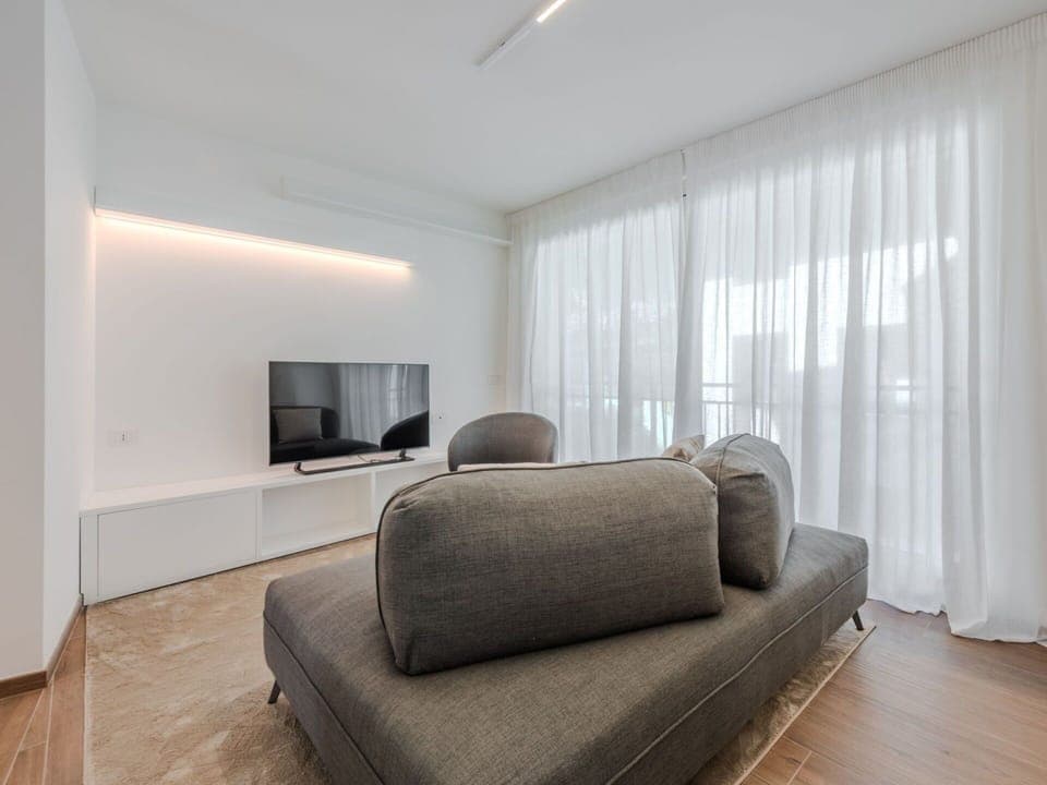 Interior Design, Wall, Flooring, Furniture, Wood, Floor, Ceiling, Couch, Apartment, Living Room