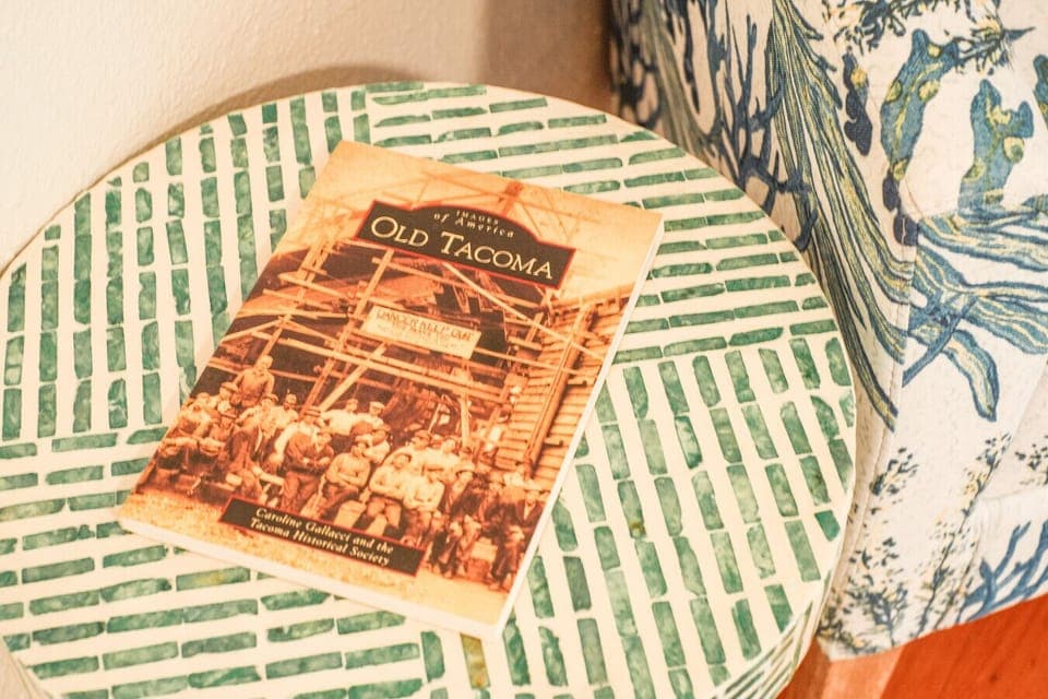 Main floor bedroom with queen bed