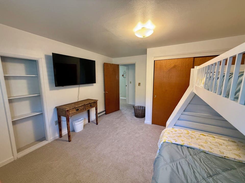 Bunk Guestroom with 55" Smart Flat Screen TV