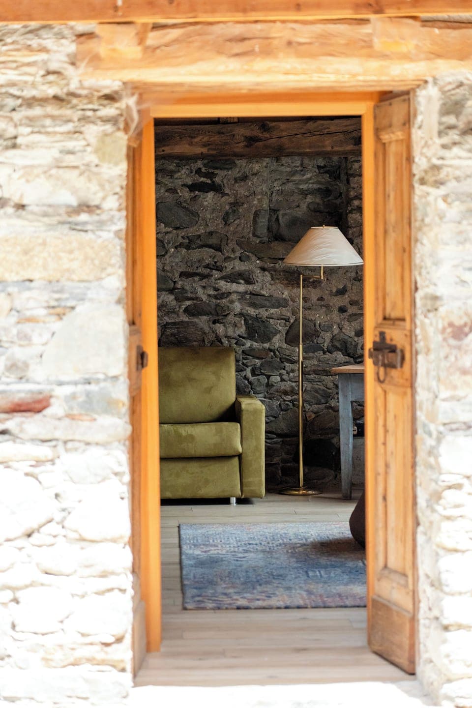 Deluxe Suite, Mountain View | Living area | TV