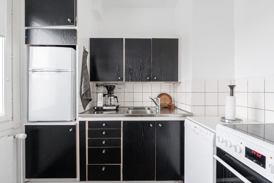 The kitchen is fully equipped, where you will find all the necessary utensils for cooking.
