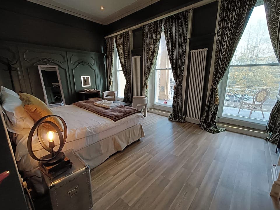 Executive Double Room, Private Bathroom | Hypo-allergenic bedding, memory foam beds, individually decorated