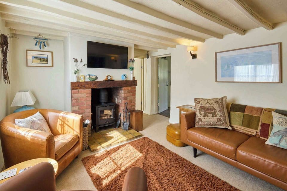 Pebble Cottage, Corpusty - Host & Stay