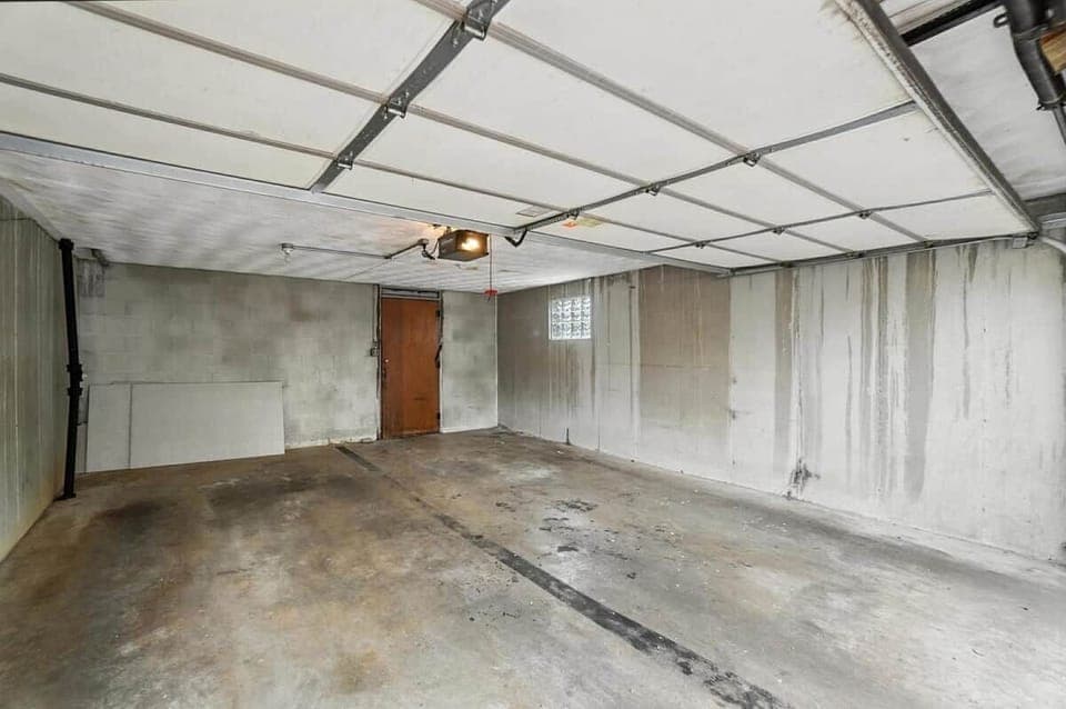 1 Car Indoor Garage 