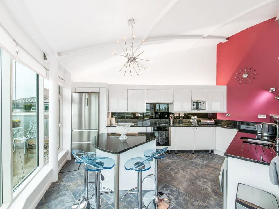 Shade, Mountain Range, Outdoor Structure, Eco Hotel, Deck, Outdoor Furniture, Garden, Chair, Landscaping, Hardwood