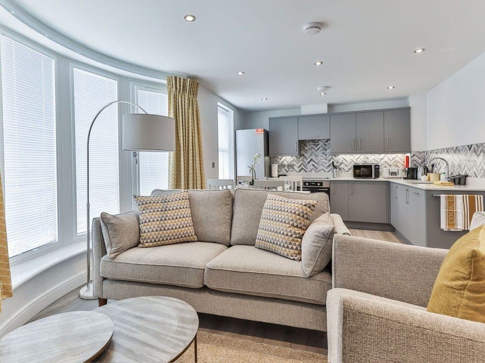 Shade, Mountain Range, Outdoor Structure, Eco Hotel, Deck, Outdoor Furniture, Garden, Chair, Landscaping, Hardwood