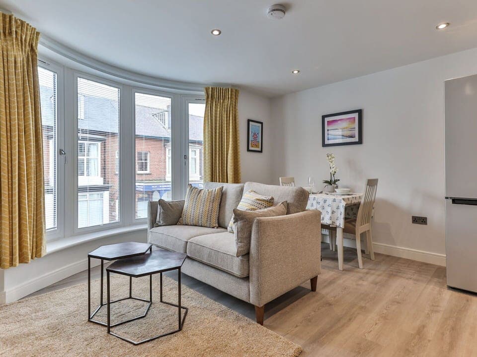 Shade, Mountain Range, Outdoor Structure, Eco Hotel, Deck, Outdoor Furniture, Garden, Chair, Landscaping, Hardwood