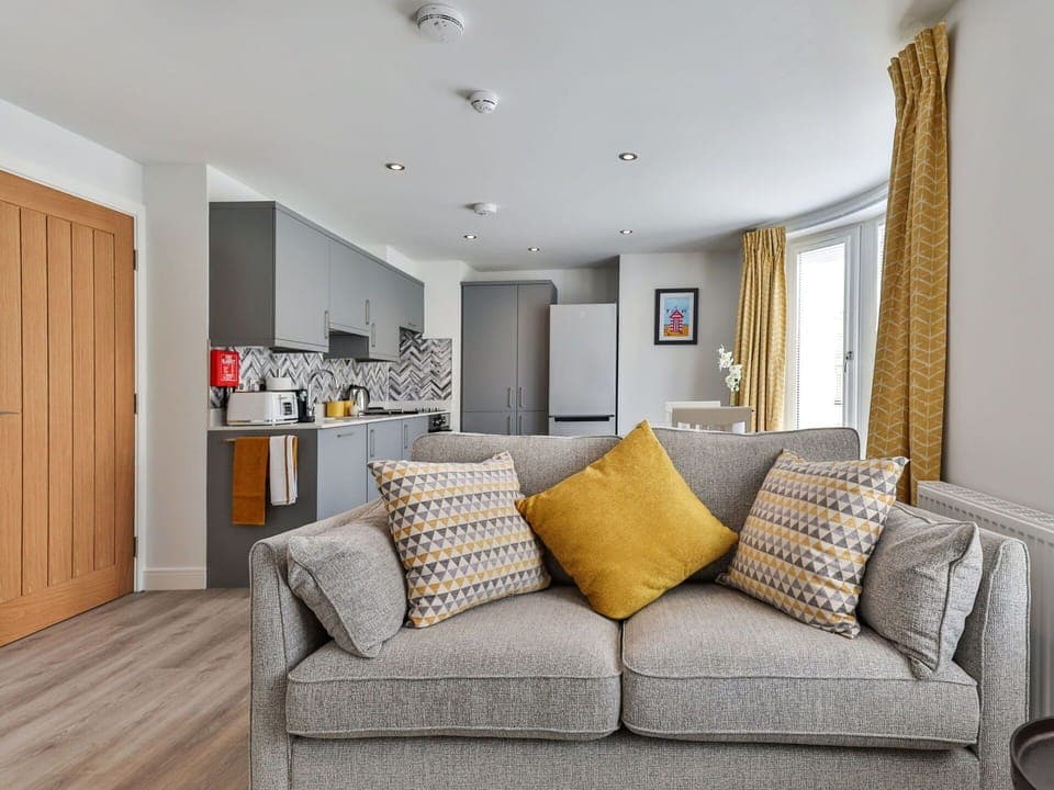 Shade, Mountain Range, Outdoor Structure, Eco Hotel, Deck, Outdoor Furniture, Garden, Chair, Landscaping, Hardwood