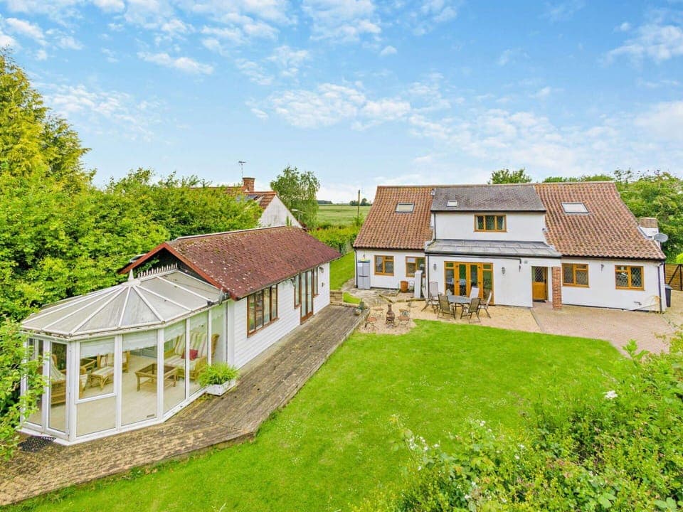Shade, Mountain Range, Outdoor Structure, Eco Hotel, Deck, Outdoor Furniture, Garden, Chair, Landscaping, Hardwood