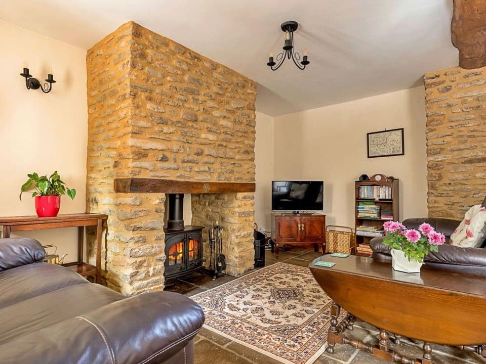 Deck, Shade, Hardwood, Outdoor Furniture, Balcony, Plank, Eco Hotel, Swimming Pool, Wood Flooring, Resort