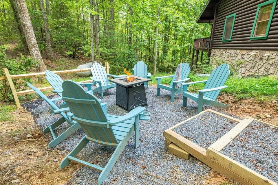 Thatta Way Hideaway's crackling firepit