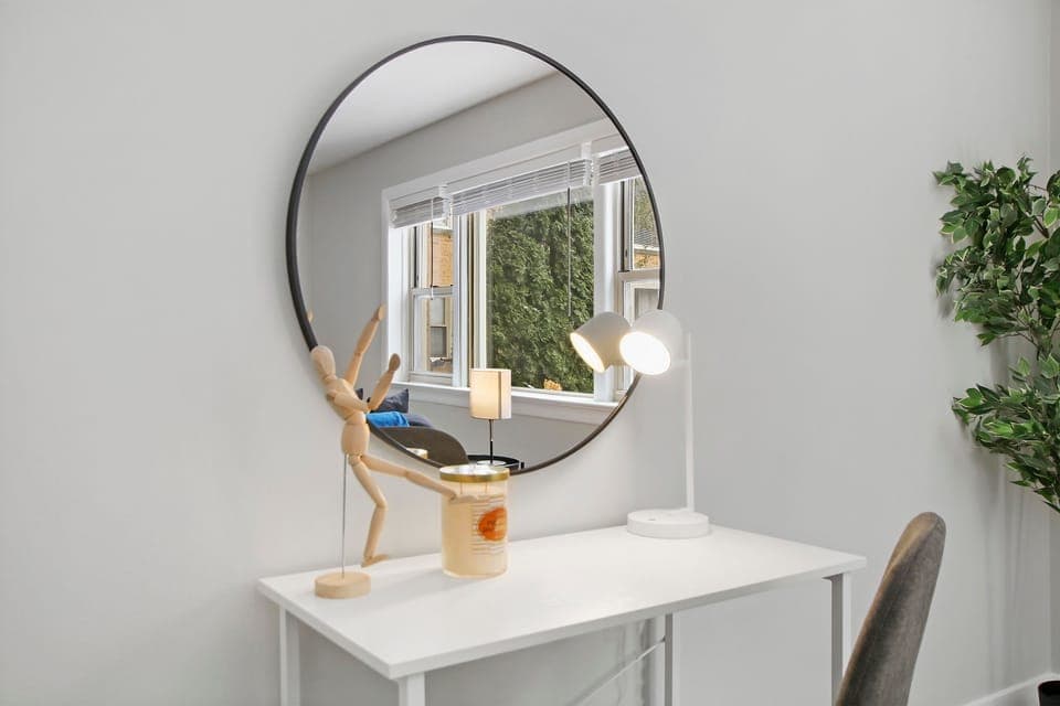 Classic Apartment, 1 Bedroom | Desk, iron/ironing board, free WiFi