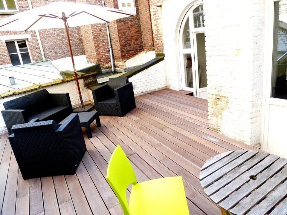 Terrasse, 25m², accessible depuis la cuisine et la salle à manger