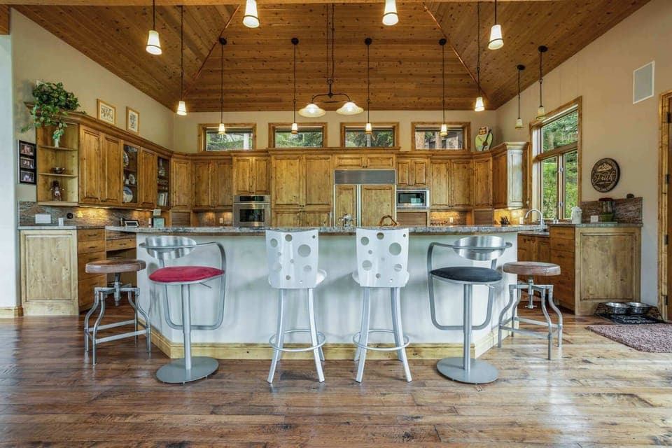 Additional counter seating 