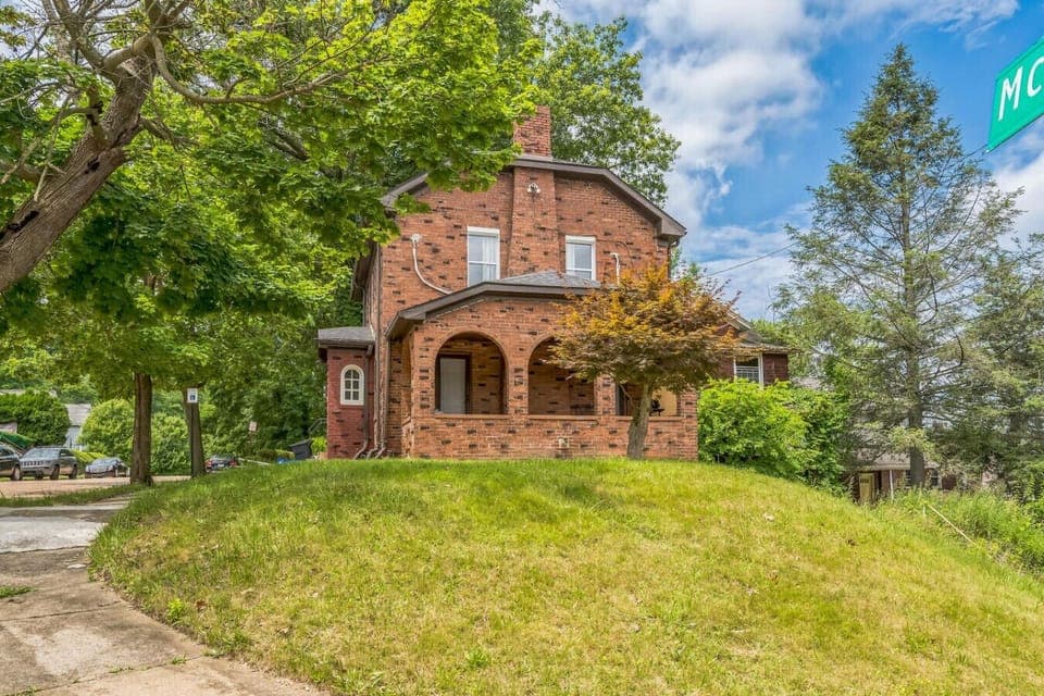 Exterior photo of the house