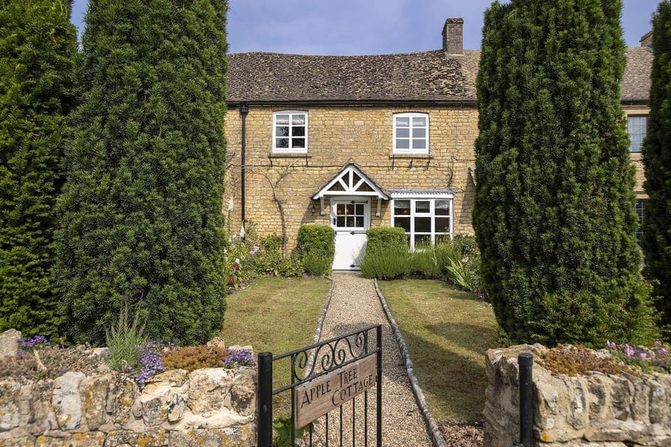 Appletree Cottage - StayCotswold