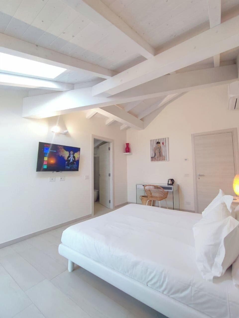 Deluxe Townhome, Mobility Accessible, Non Smoking | Desk, laptop workspace, soundproofing, free WiFi