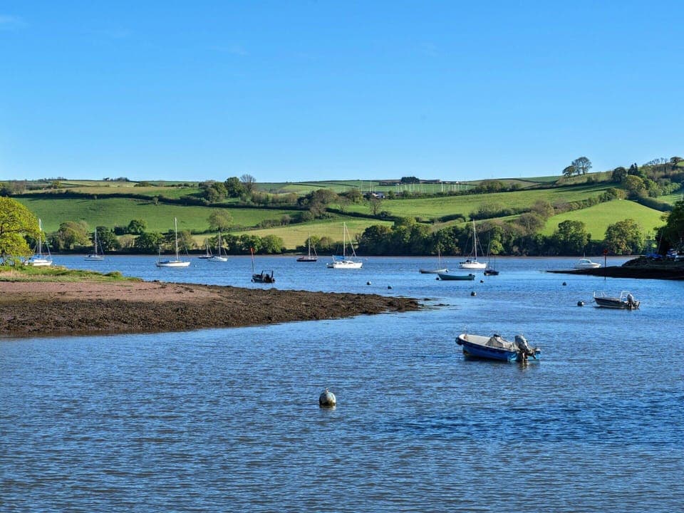 Boat, Water, Body Of Water, Watercraft, Boats And Boating--Equipment And Supplies, Waterway, Watercourse, Summer, Coastal And Oceanic Landforms, Coast