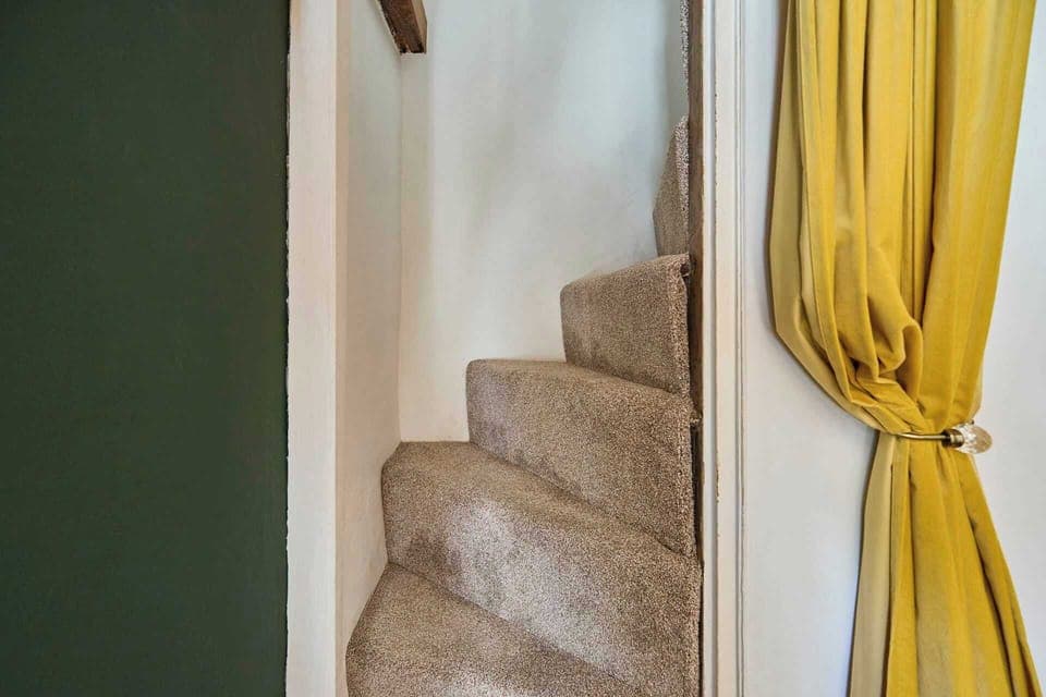 Romney Cottage, Corpusty - Host & Stay