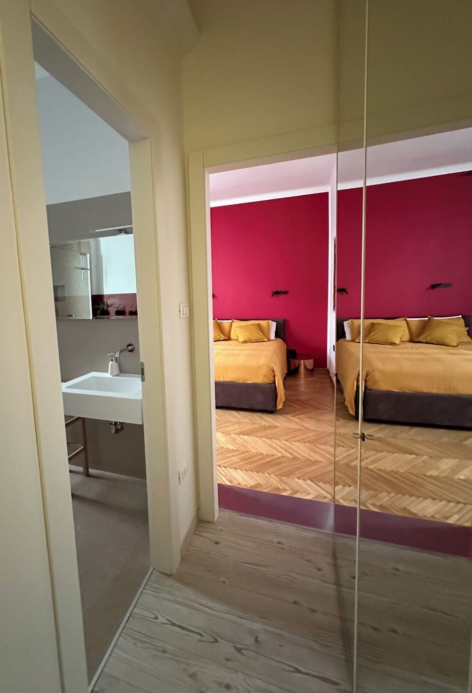 Comfort Double Room, Courtyard View | Living area | Books