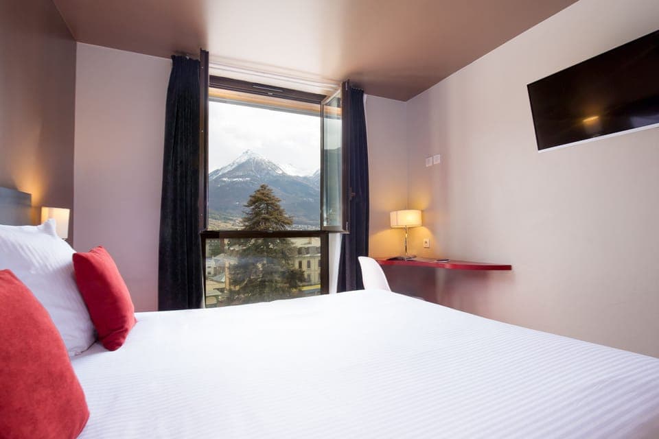 Minibar, in-room safe, free WiFi, bed sheets