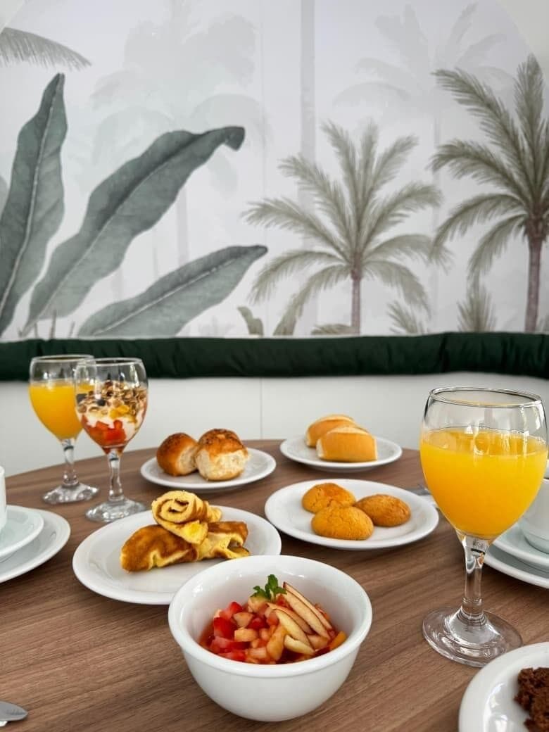Free daily buffet breakfast