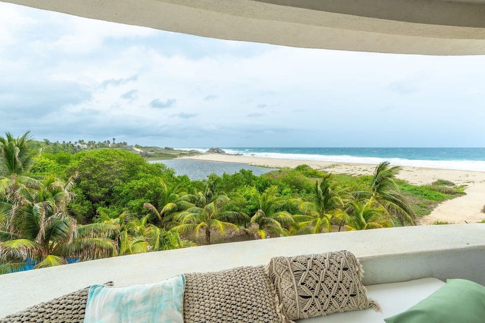 Chalet | Beach | On the beach, sun loungers, beach umbrellas