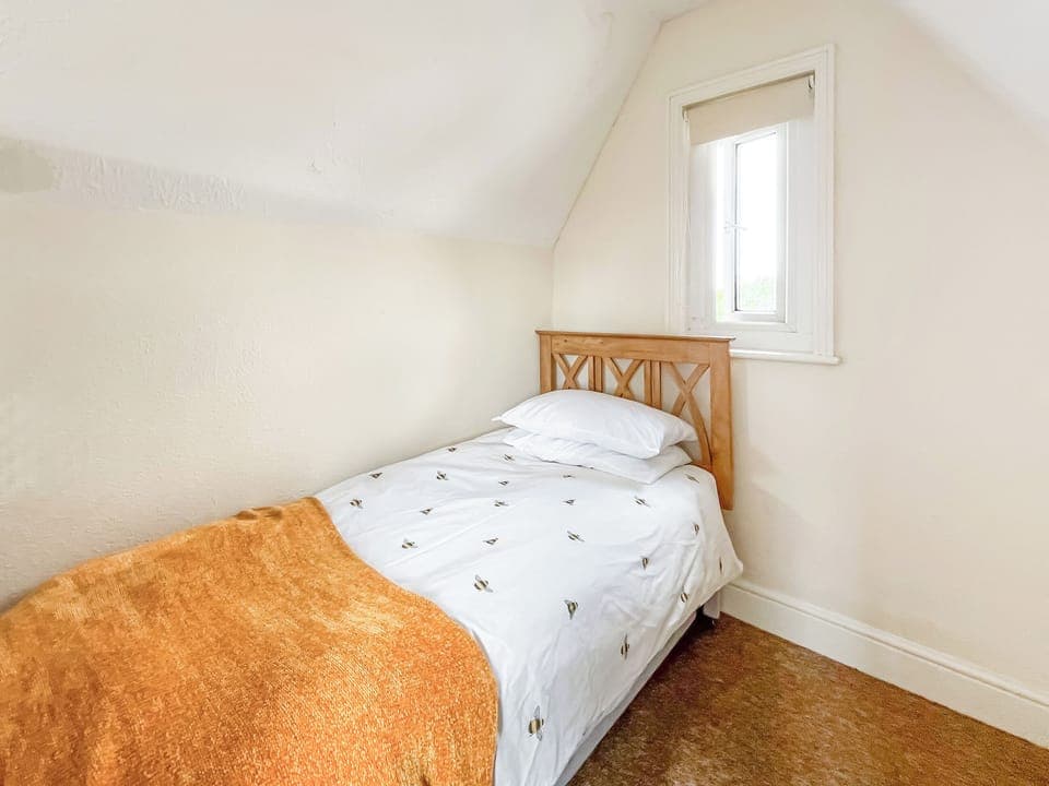 Single bedroom | Sunset in Southampton, Southampton