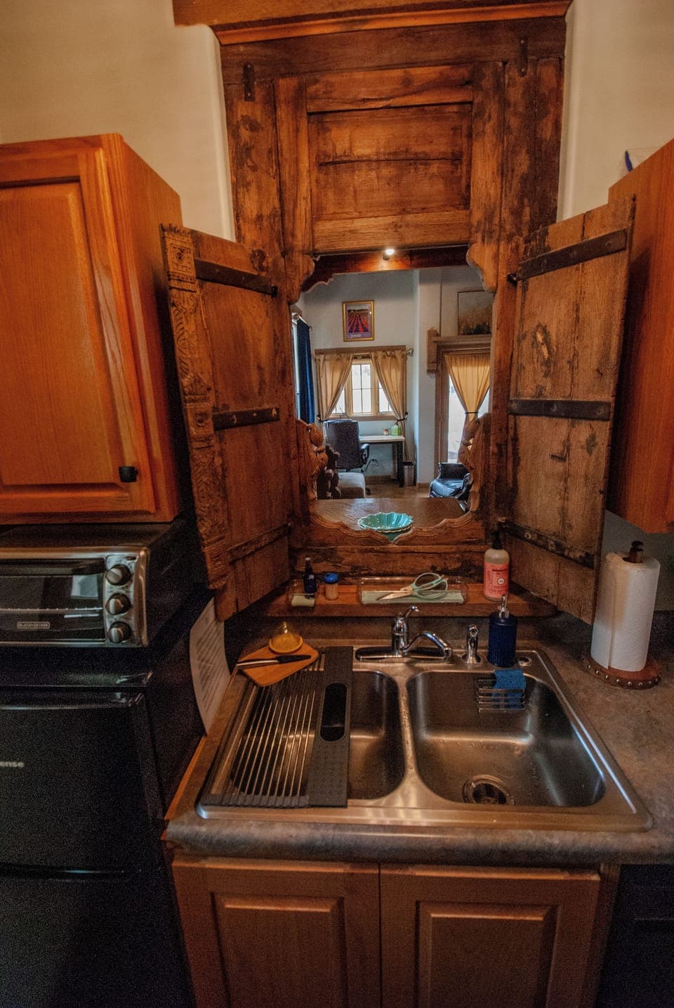 Foxfire | Private kitchen | Coffee/tea maker, dining tables