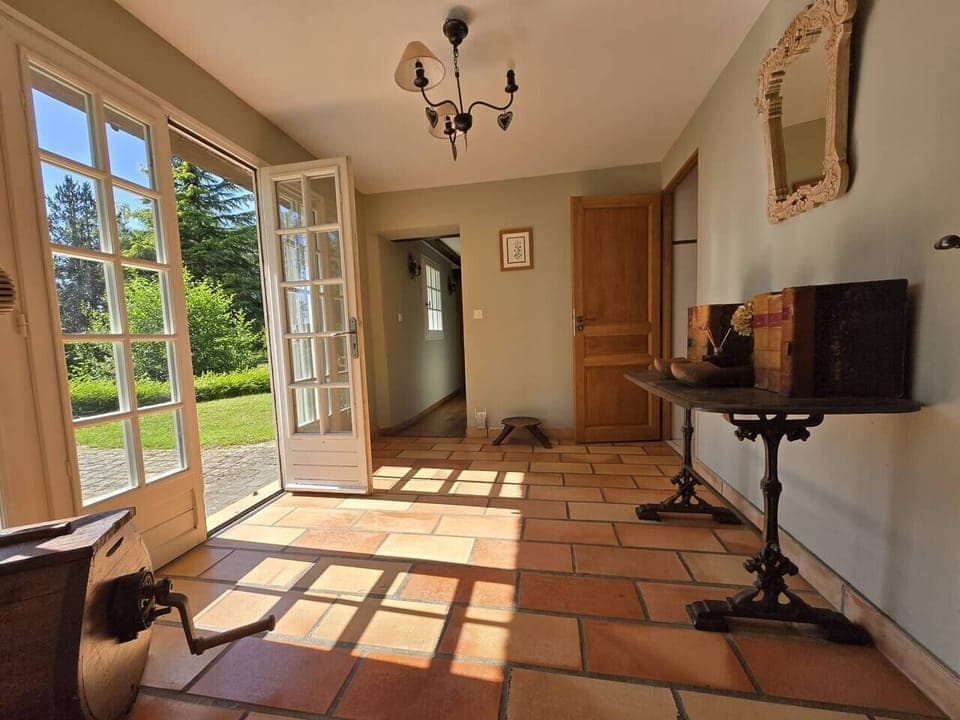 8568e2a6-3c5f-4e43-a6cc-1a20eec24a28