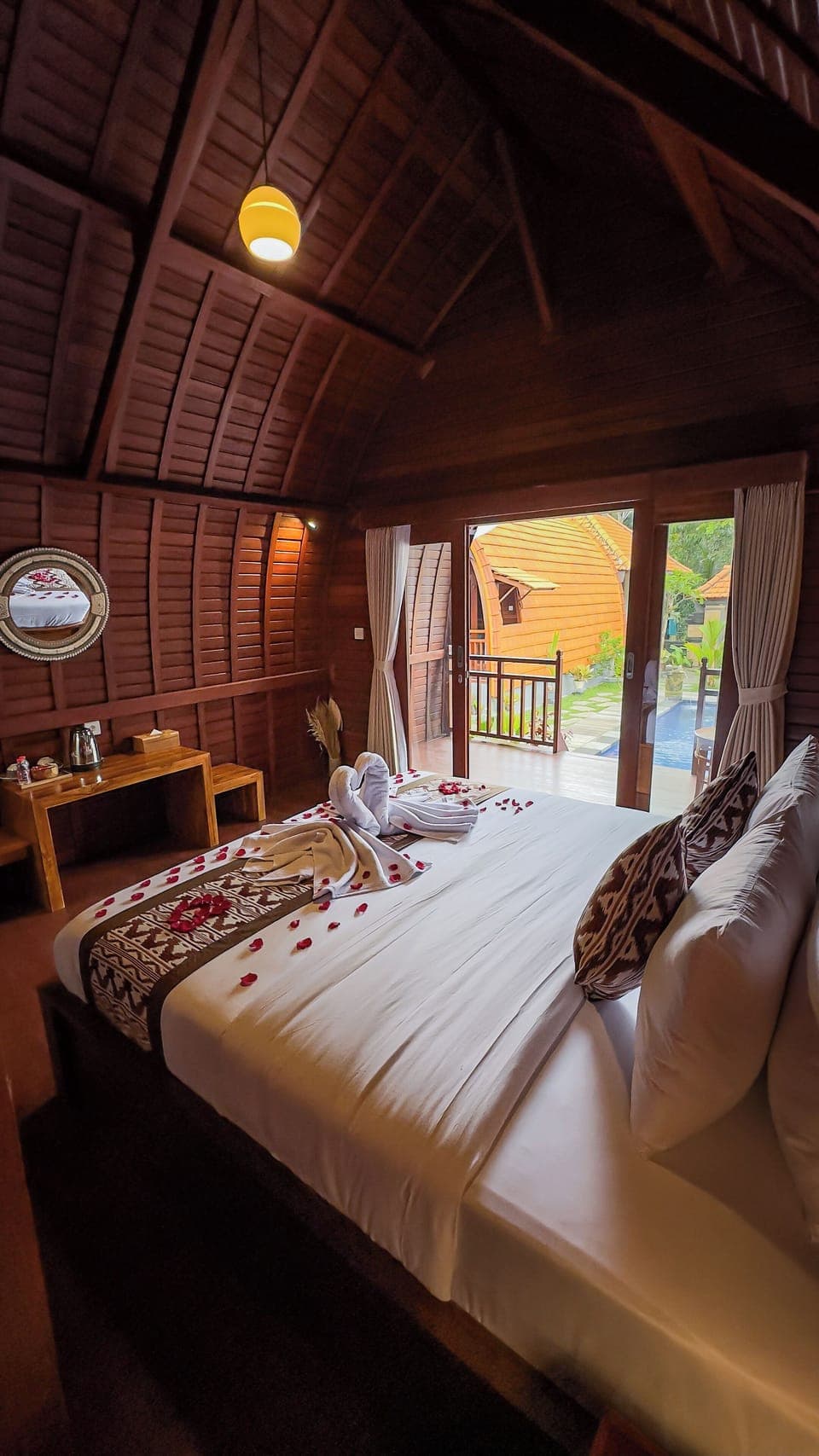 Double Room, Kitchen, Courtyard View | Premium bedding, free minibar, desk, laptop workspace