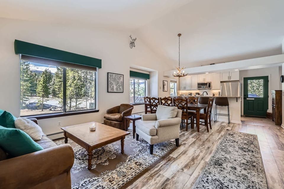 Welcome to Ski Hill Chalet!