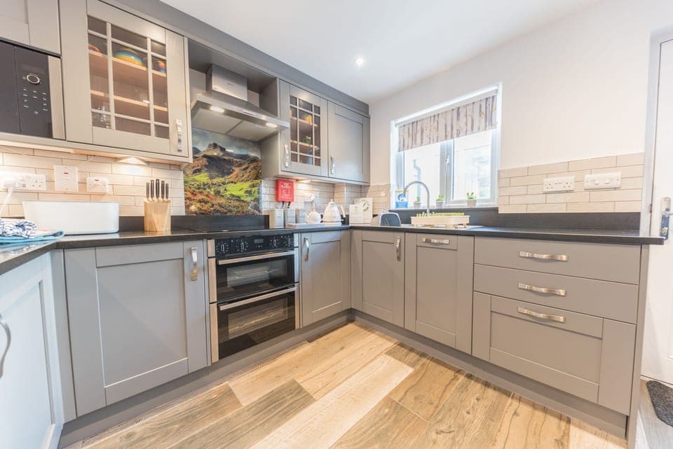 Silver Howe Cottage in Coniston kitchen